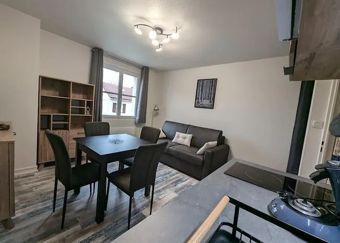 Chez Paulette, Cosy Au Centre De アパート